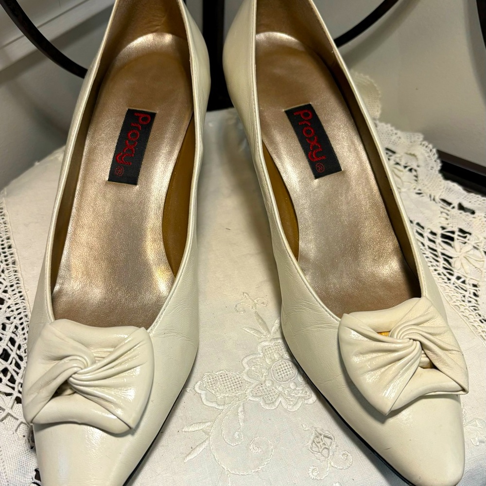 Proxy Bone Heels, Size 9M
